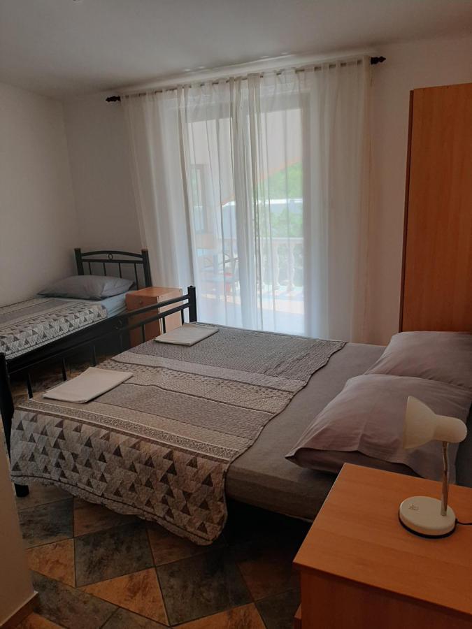 Apartments Marta Starigrad Paklenica Exterior foto