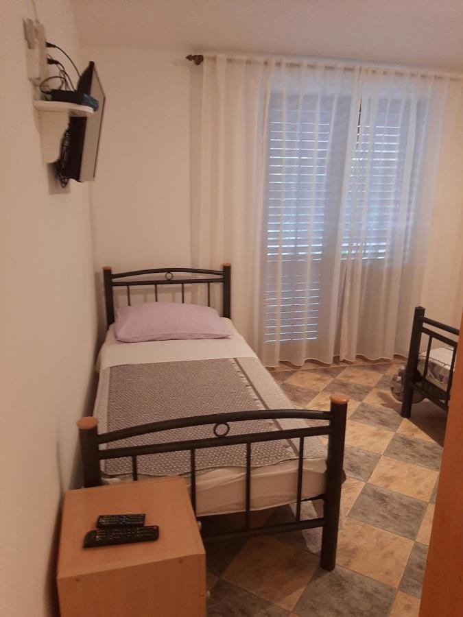 Apartments Marta Starigrad Paklenica Exterior foto