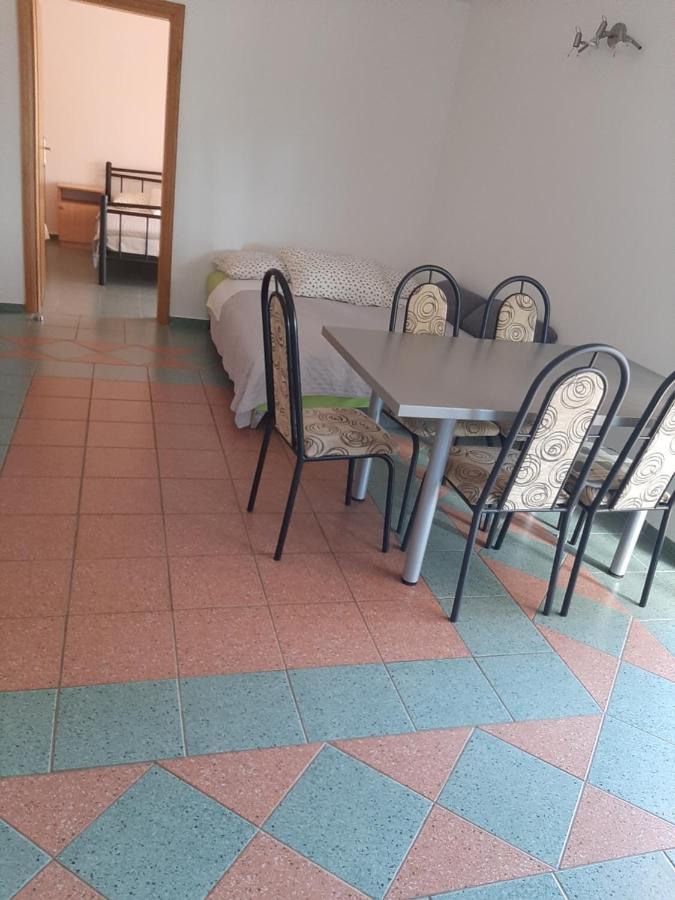 Apartments Marta Starigrad Paklenica Exterior foto